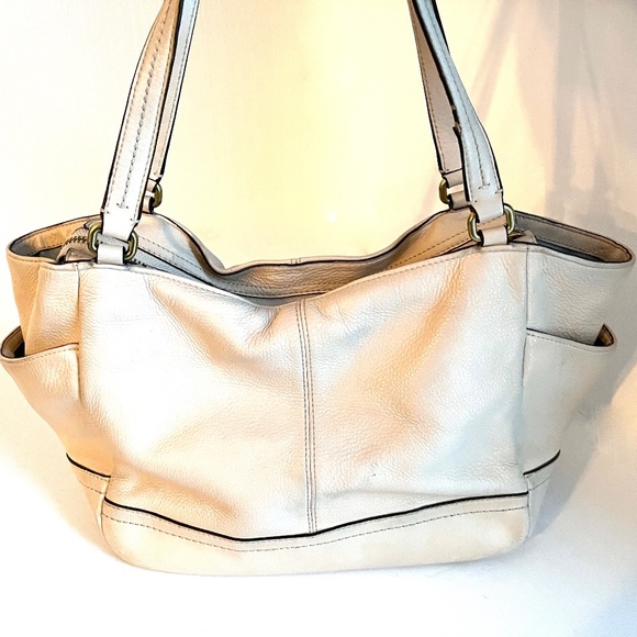 😍🌻. COACH #26368 Leather Beige Off-White Tote - Picture 1 of 16
